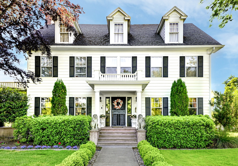 Front entrance of our Bed and Breakfast in McMinnville- a great place to enjoy the best fall tasting at McMinnville wineries